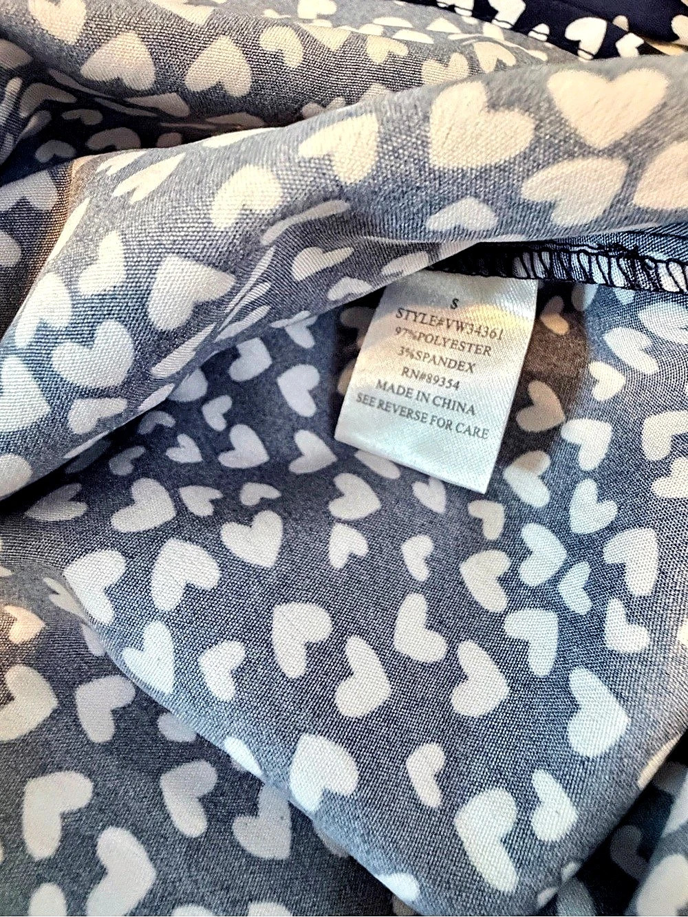 Adrienne Vittadini Heart Print Button Down Shirt in Blue & white Like New - Picture 4 of 11